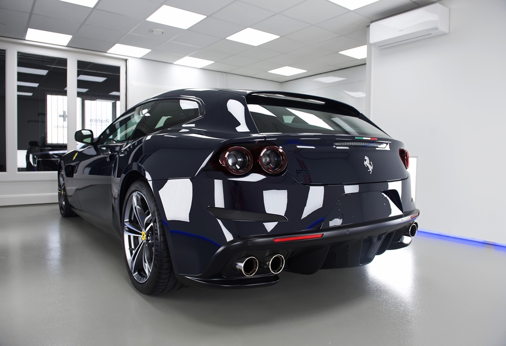 Ferrari GTC4 Lusso foto