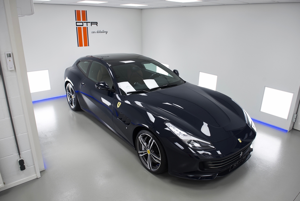 Ferrari GTC4 Lusso foto