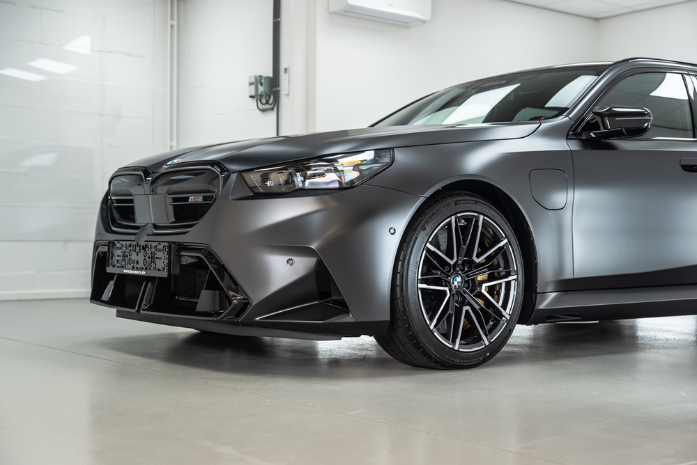 Matte BMW M5 foto