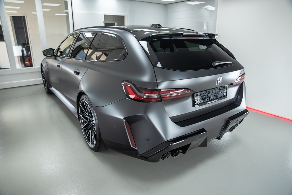 Matte BMW M5 foto