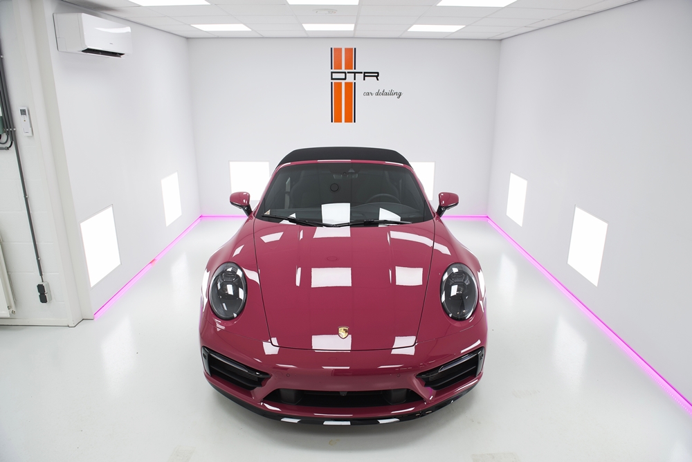 Porsche 911 Targa 4S Ruby Star Neo foto