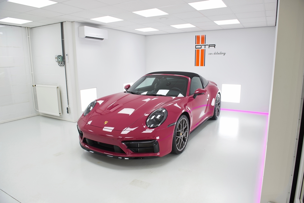 Porsche 911 Targa 4S Ruby Star Neo foto